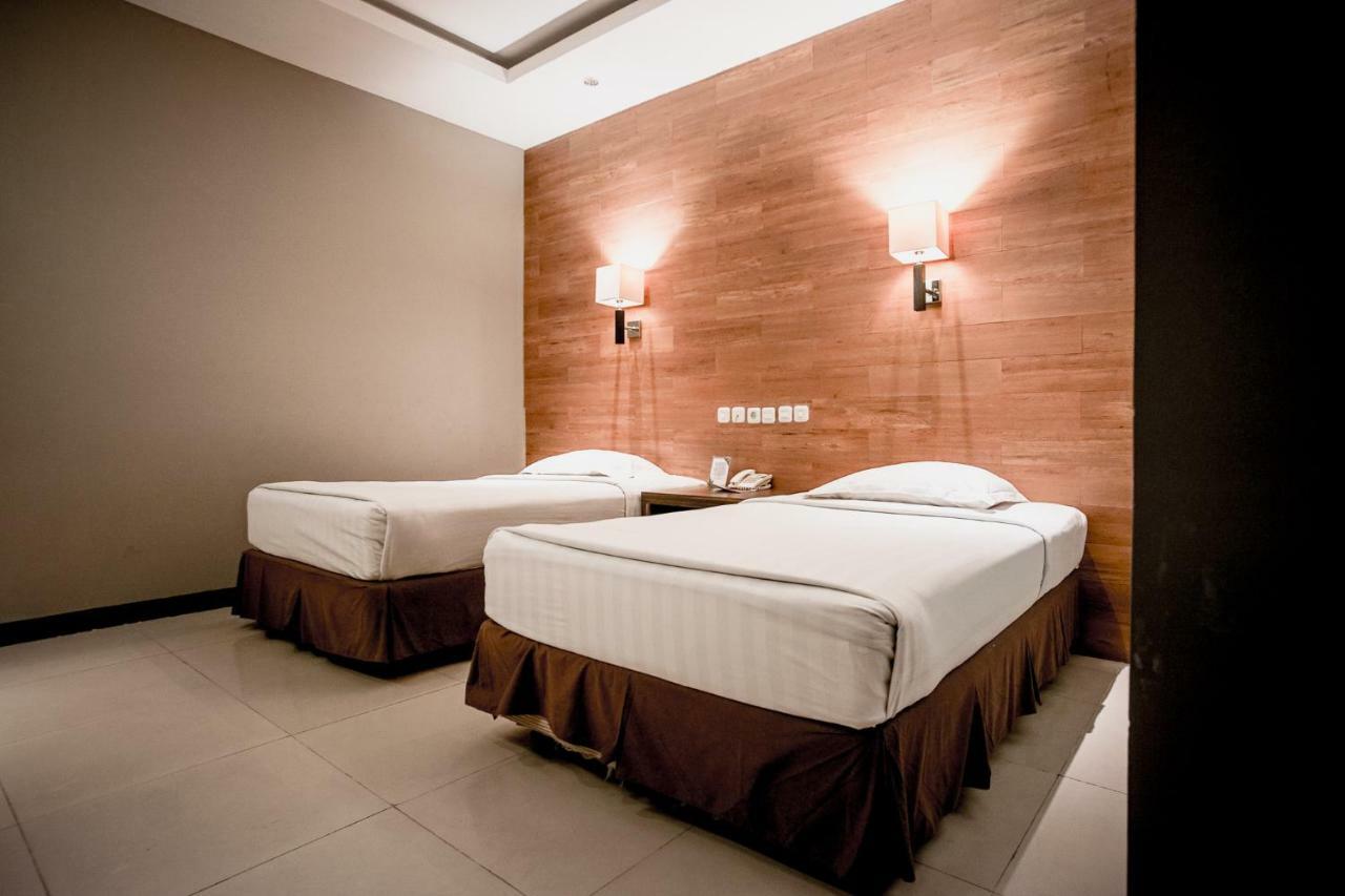 Hotel Asri Plaza Asia Tasikmalaya Eksteriør billede