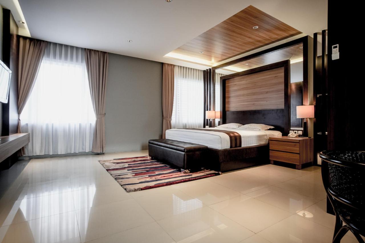 Hotel Asri Plaza Asia Tasikmalaya Eksteriør billede